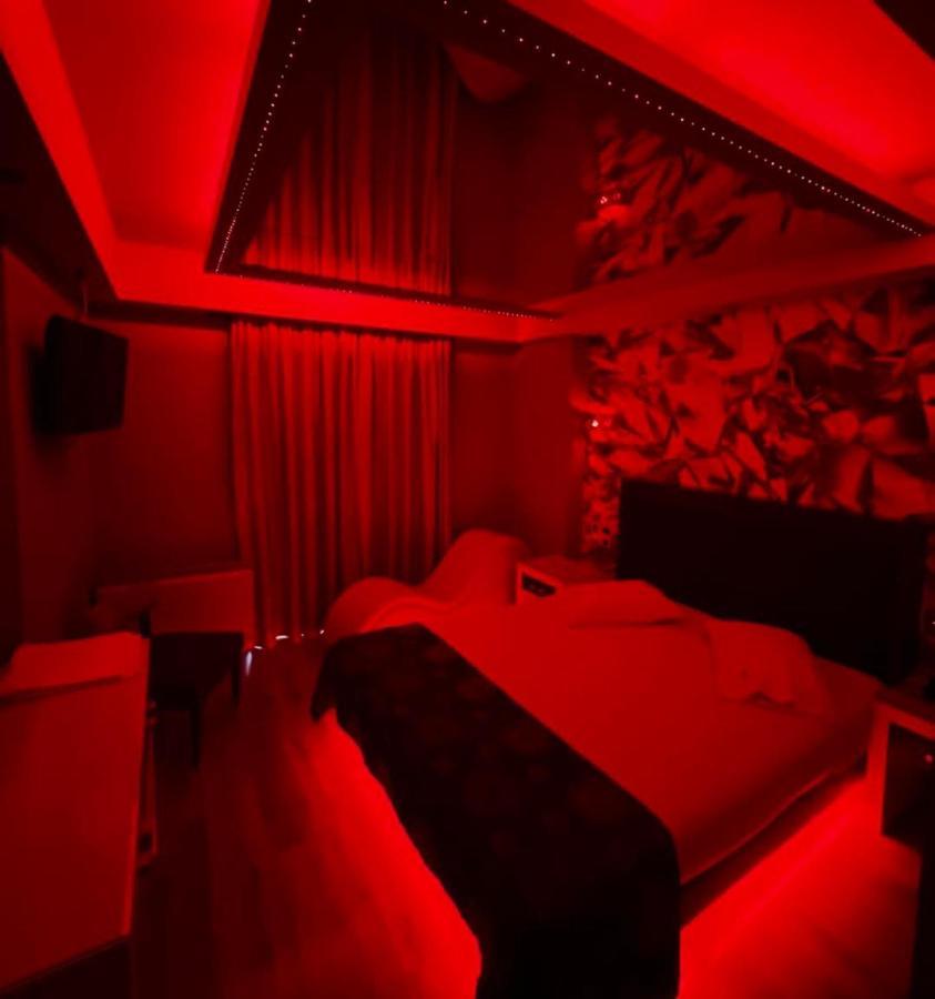 Hotel Prive Skaramangás Exteriör bild